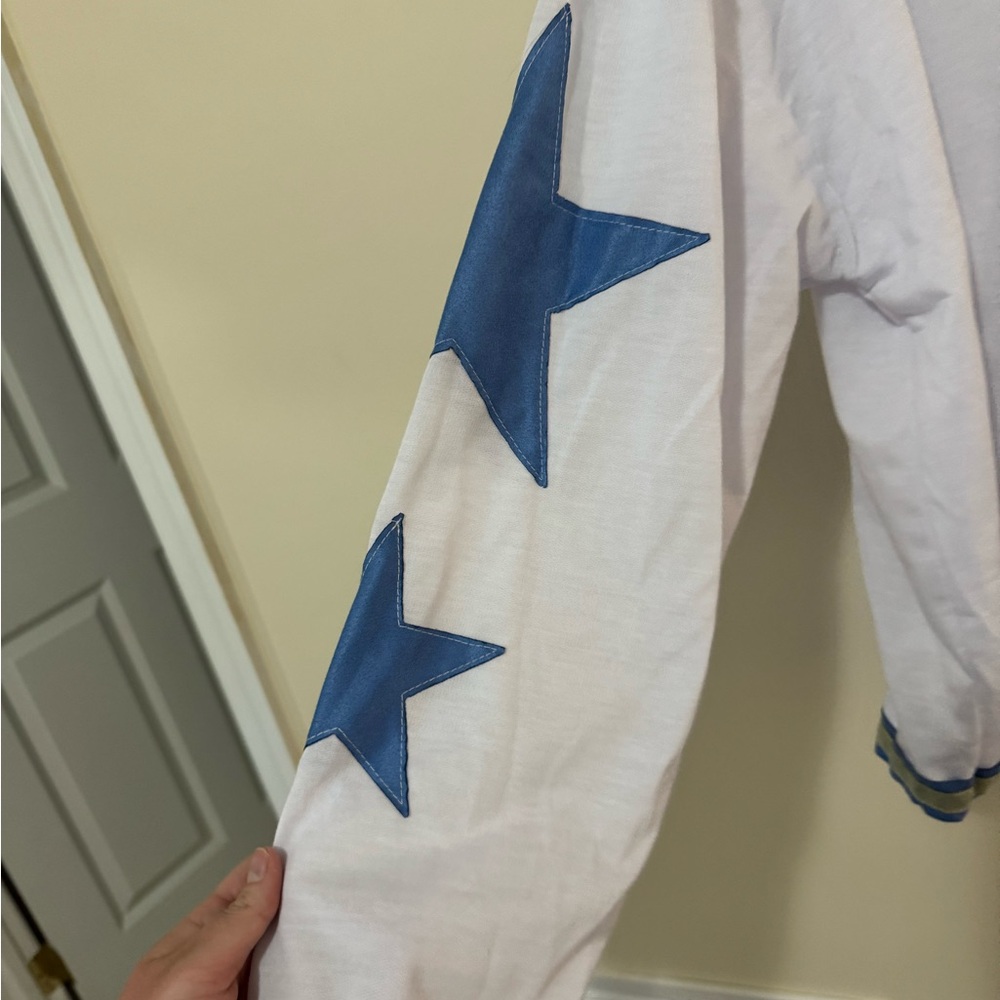 Boho look alike shirt with stars on the sleeve - Picture 4 of 6
